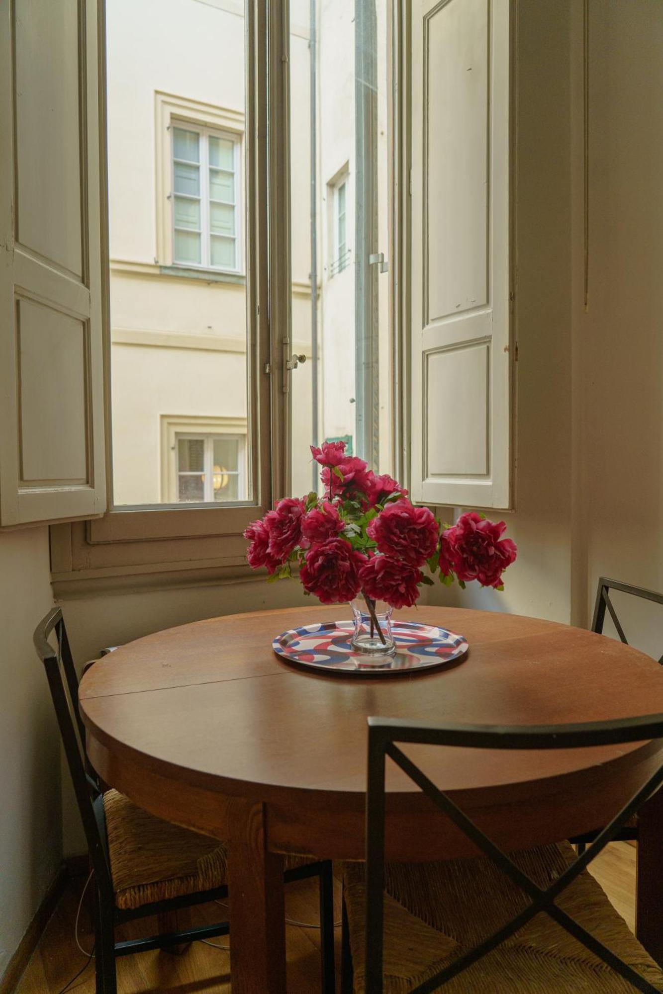 Nice One Bedroom In Historical Building Florence Exterior photo
